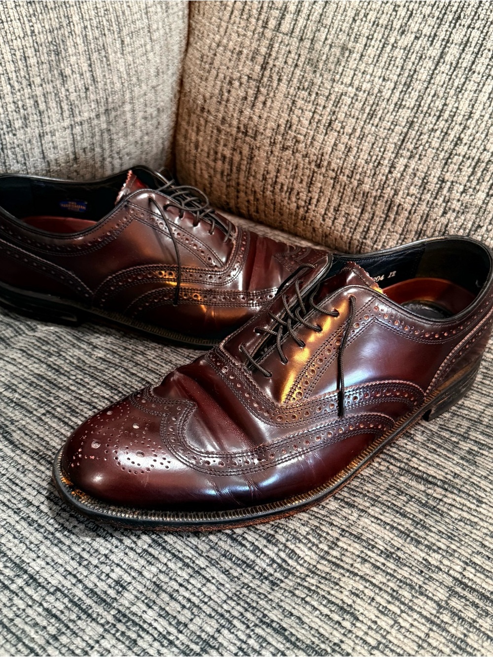 Florsheim Men's Oxford Wingtip Shoes in Burgundy Brown